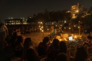 Η Μαρία Κουτσουρλή live στην παραλία!