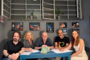 «Μια μικρή παρηγοριά» του Ρέυμοντ Κάρβερ: Από τις 12 Δεκεμβρίου στο Studio Μαυρομιχάλη