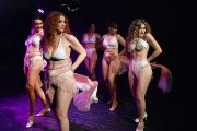 RED JASPER CABARET THEATRE: Ανανεωμένο ρεπερτόριο για τη σεζόν 2026-2027