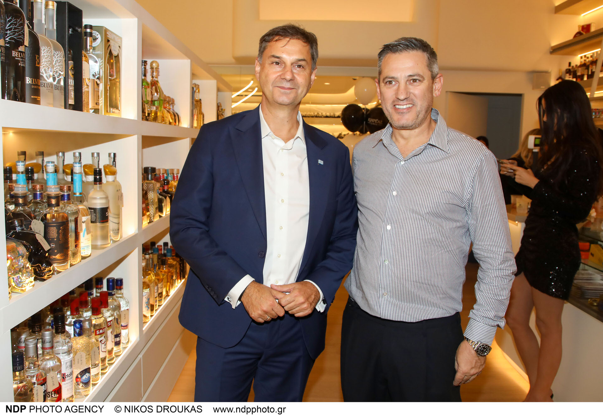 Λαμπερά εγκαίνια για την «Κάβα Κηρέας» στη Γλυφάδα με πλήθος επωνύμων και εκλεκτών καλεσμένων!