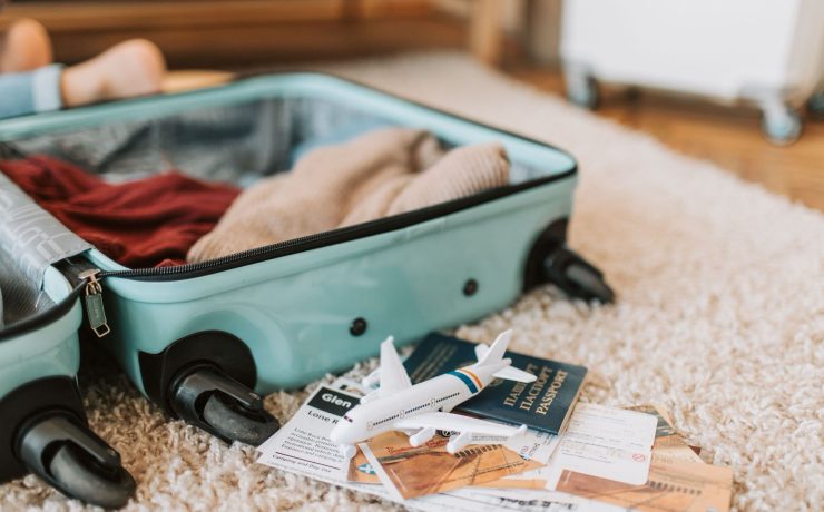 Packing list για το φθινόπωρο: Τι να βάλετε στη βαλίτσα σας όταν ο καιρός είναι απρόβλεπτος