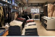 “JACK&JONES”: Μια νέα εποχή ξεκινά στο Χαλάνδρι με ένα λαμπερό Grand Opening Party!