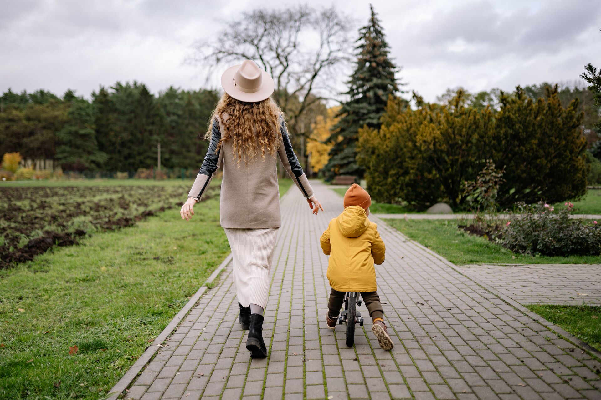 Family-Friendly απόδραση: Φθινοπωρινοί προορισμοί στην Ελλάδα που θα αγαπήσουν μικροί και μεγάλοι