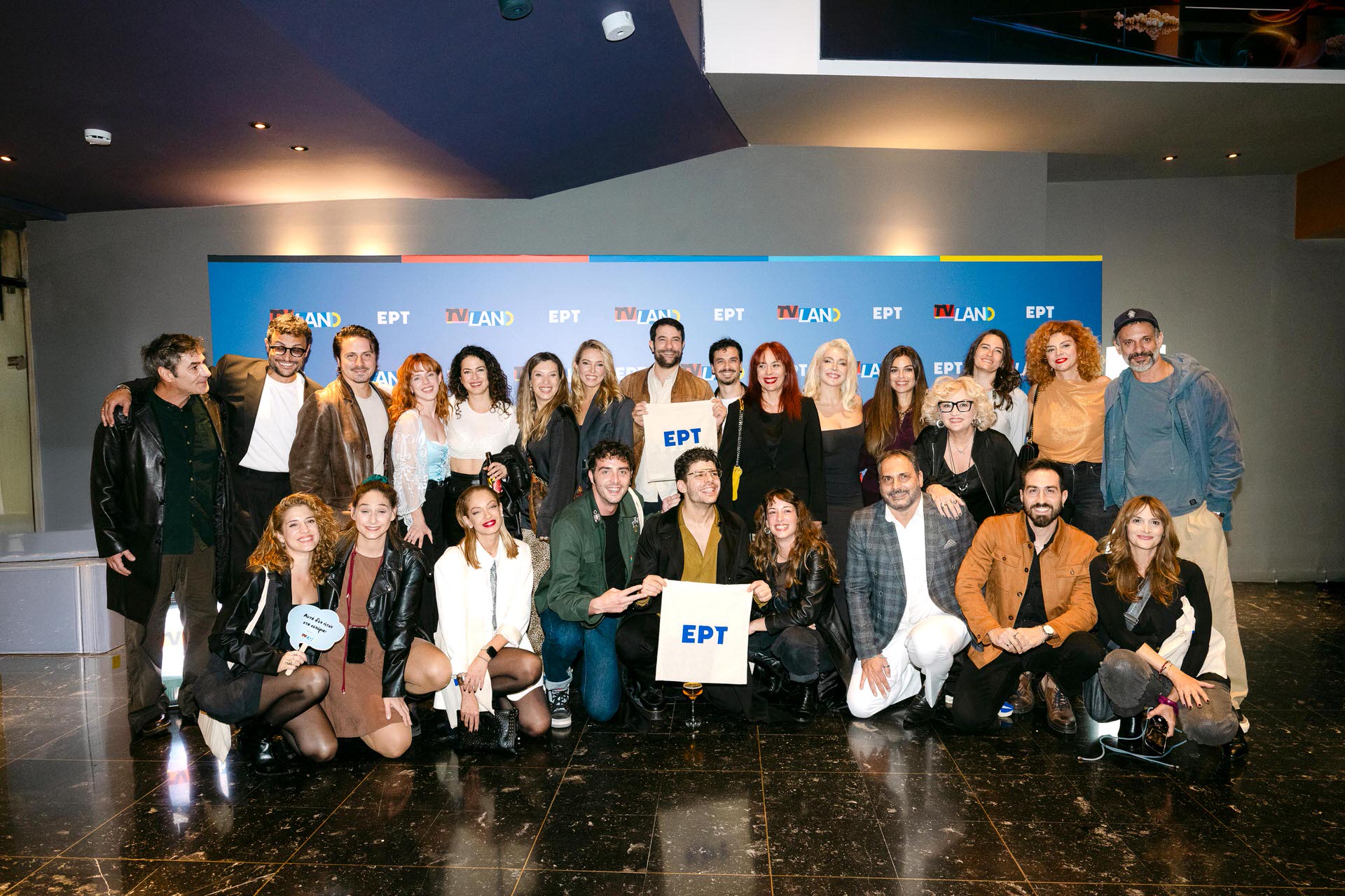 «TV Land»: Avant-première για τη νέα σειρά της ΕΡΤ, όπου τα καλύτερα συμβαίνουν πίσω από τις κάμερες!